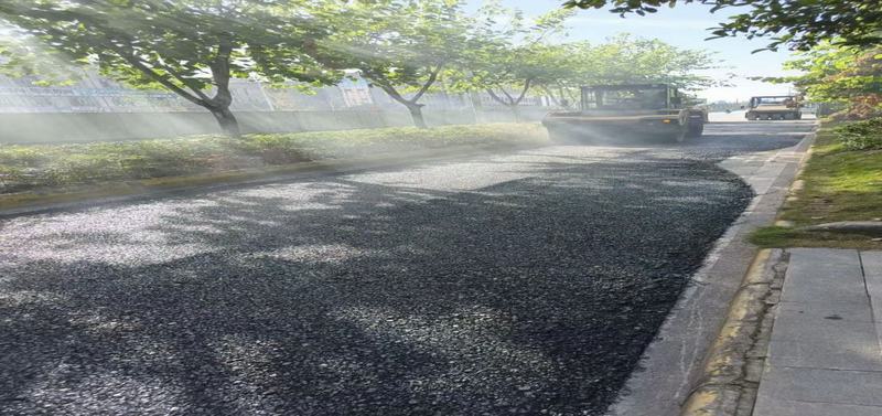 小井溝支渠項目城區(qū)改線段進(jìn)入路面攤鋪階段